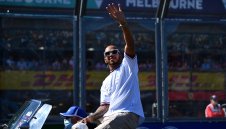 Хамилтън призна: Извън играта съм