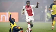 ОФИЦИАЛНО: Челси купи защитник от Аякс за 37 млн.