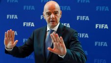 ФИФА защити Инфантино: Подкопават новото ни ръководство