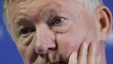 Футболната Асоциация награди сър Алекс с глоба за годишнината