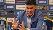 Абсурдът - без правила към плейофите