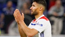 Трансферът на Набил на "Анфийлд" все още е далеч от завършване