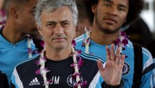 Моуриньо се стресна от проститутките в Тайланд