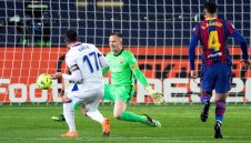 Тер Стеген си писа оценка, вече е официално легенда на Барса