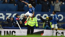 Ман Юнайтед си подслажда горчилките с "карамел"