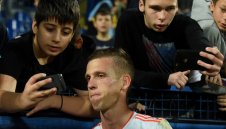 Мръсна игра: Байерн пробвал да провали трансфера на Олмо в Лайпциг