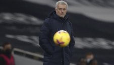 Моуриньо се ядоса след издънката на Тотнъм