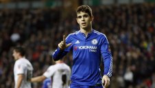 Оскар остава верен на Челси