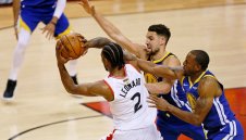 В Торонто искат титлата в Оукланд