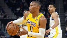 Драма в Лейкърс! Контузия на Уестбрук и загуба с 47 точки