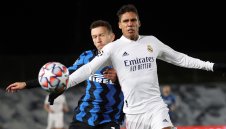 Червените дяволи се доближават до Варан