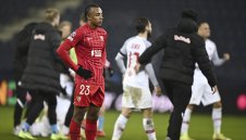 Челси с нова офанзива за бранител на Севиля