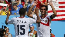 Коста Рика на осминафинал след нова бомба