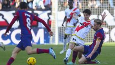 Левандовски измъкна Барса от нов резил