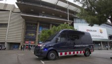 Eл Класико остава на "Камп Ноу", засега