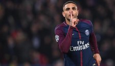 Английска битка за бек от ПСЖ