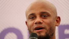 Кампани аут за бенефиса си с Ман Сити