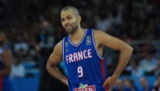 Тони Паркър получи разрешение от жена си да играе за Франция