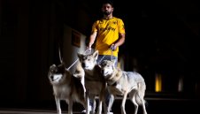 Коста за представянето си с истински вълци: Бях уплашен до смърт!