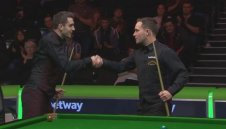 Селби оцеля в престрелка с 11 изстрела