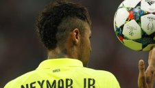 Сантос иска още пари от Барселона за Неймар