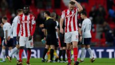 Фенове на Стоук искали да бият играчите