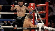 Ще има ли ново историческо постижение? Бетербиев тръгва по стъпките на Усик