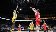 Драма! Везенков и Олимпиакос се измъкнаха от голям резил в Берлин