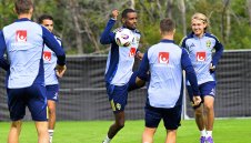 ОФИЦИАЛНО: Ливърпул привлече Исак и му даде №9