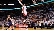 Маями удържа Шарлът и дръпна с 2-0
