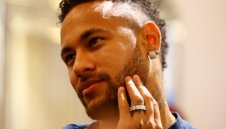 Футболистите на Барса били готови да намалят заплатите си заради Неймар