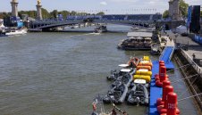 Мръсотия в река Сена: Отложиха мъжкия триатлон