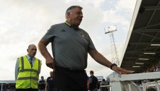 Големия Сам поема Англия до часове