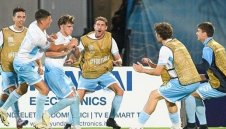 Футболно джудже с историческа победа