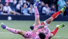 Тежка ли е контузията на Меси?