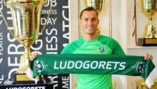 „Забавен виц“: Защитник на Лудогорец проговори за автогола срещу Бетис