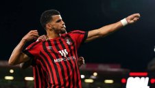 Черешка и босът на Астън Вила са над всички във ВЛ за декември