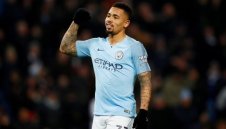 Сити размаза 10 от Фулъм и продължава напред за ФА Къп