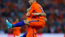 Удар за Холандия, Снайдер се отказа от националния отбор