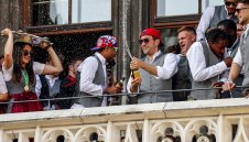 Гласят Томас Мюлер за президент на Байерн