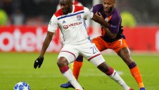 Жестока битка за ас на Лион 