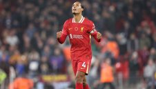 Ливърпул вече мисли за ерата след ван Дайк