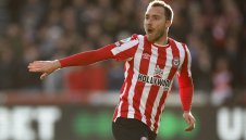 Ериксен може и да е титуляр срещу Канарчетата