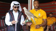 Отритнатият Евра се завръща във футбола