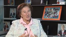 Йорданка Благоева: Чакайки своя скок, винаги търсех българския флаг