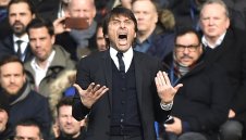 Конте обясни защо налетя на помощника си + ВИДЕО