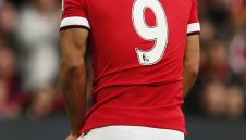 Фалкао флиртува с Челси