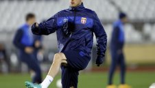 Челси вдига заплатата на Матич