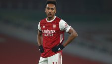 Пиер-Емерик Обамеянг отнесе солена глоба 