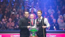 Ракетата разпердушини Прическата в първата сесия